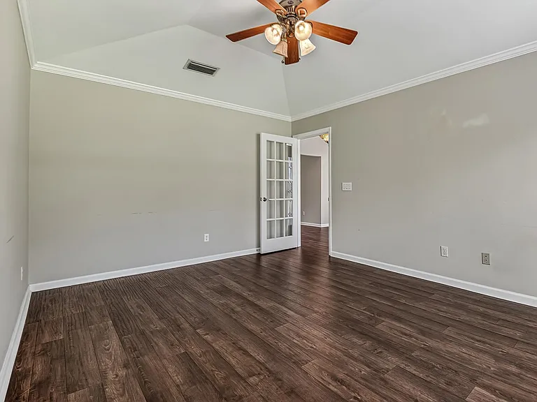 6326 Glasgow Dr — Photo 12