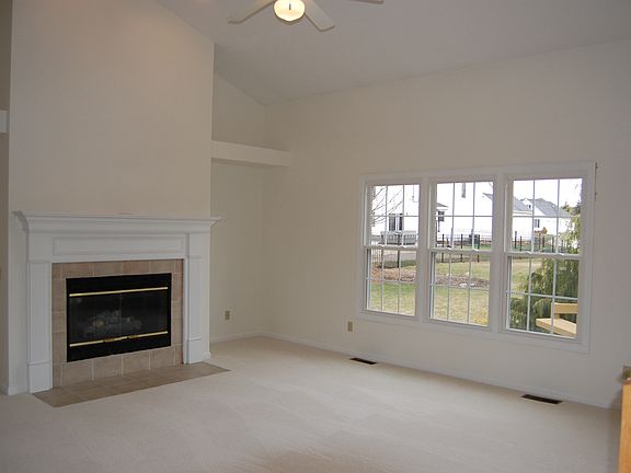3rd image of 407 Heathrow Dr