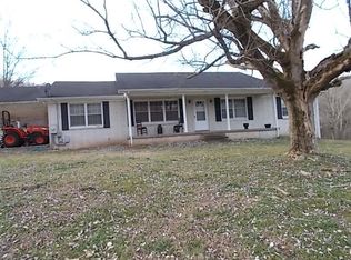 641 Rogues Fork Rd, Bethpage, TN 37022
