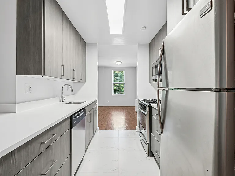1130 Pelham Pkwy S #1C — Photo 4