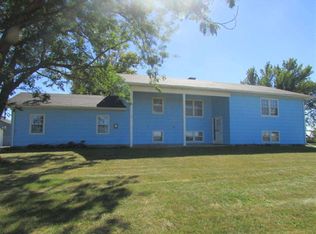 2305 W Orange Rd, Waterloo, IA 50701