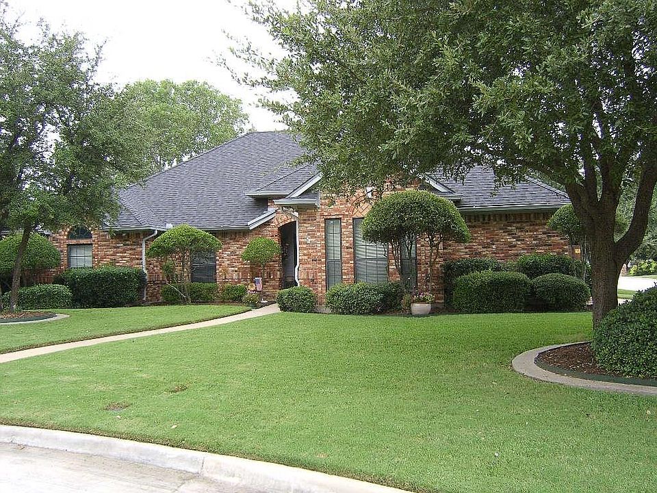 1st image of 1211 Chapel Hill Dr