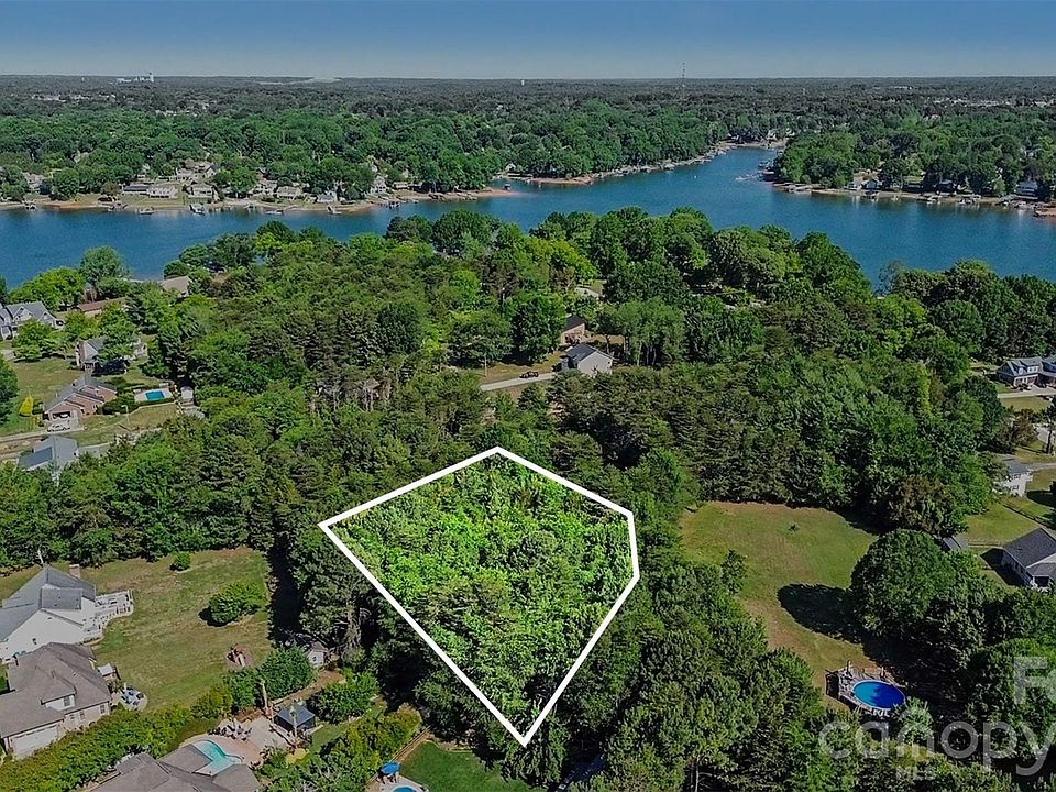 1st image of 138 Continental Dr