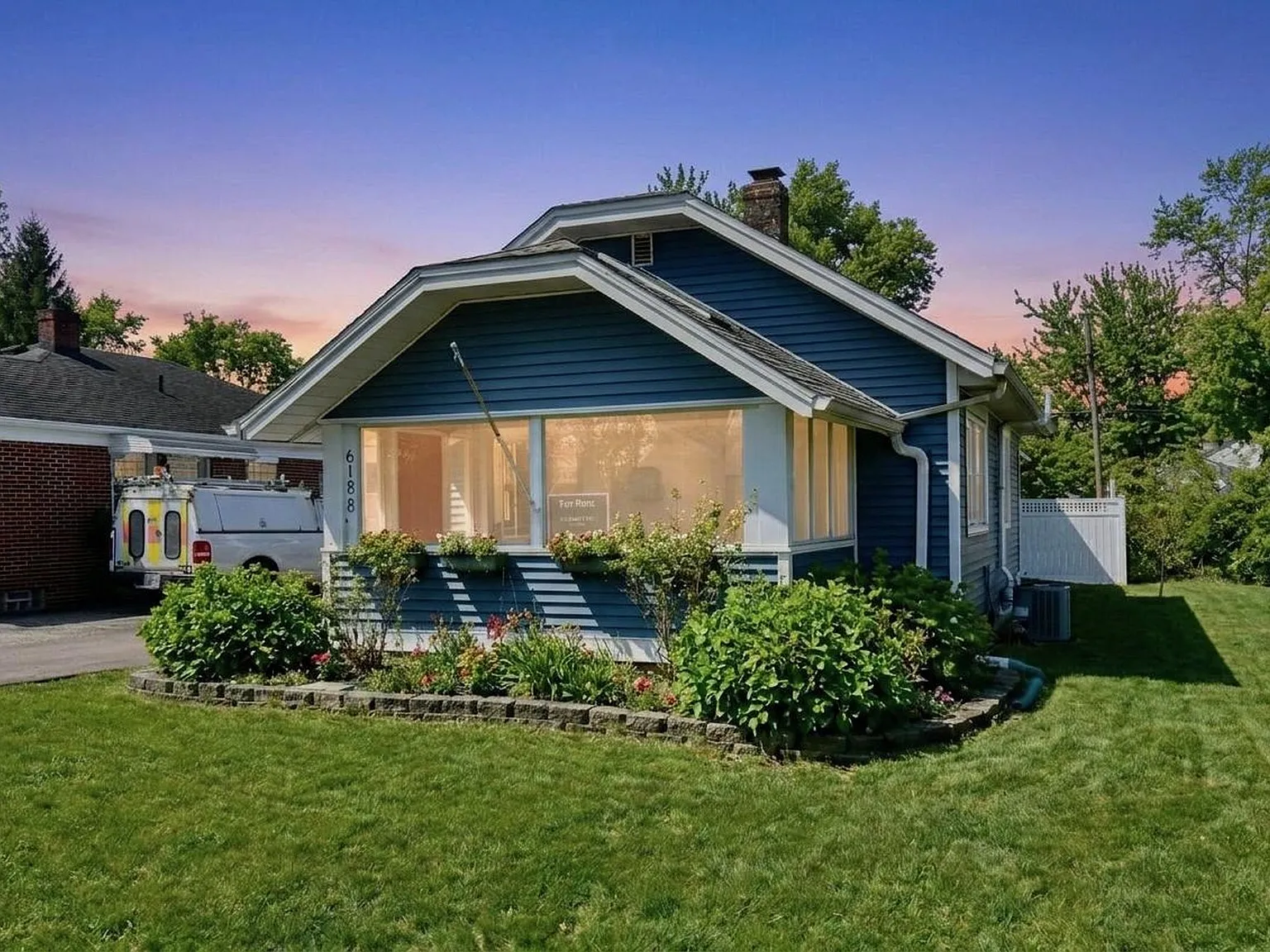 2 bed, 850 sqft, $1,995 — Photo 4