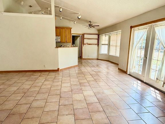 2nd image of 352 Rainbow Ln