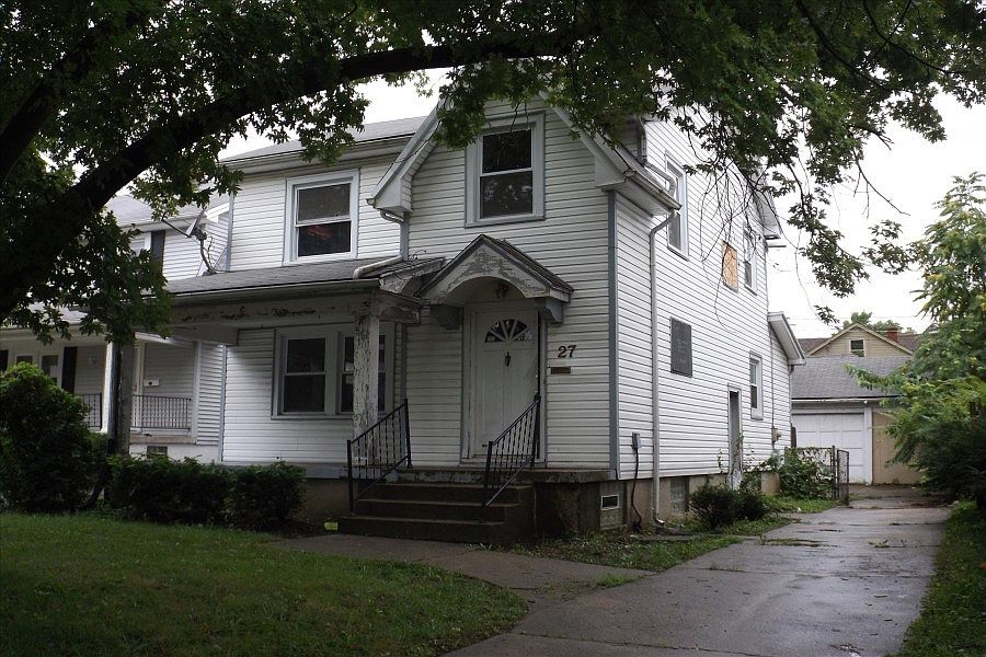 2nd image of 27 W Bruce Ave