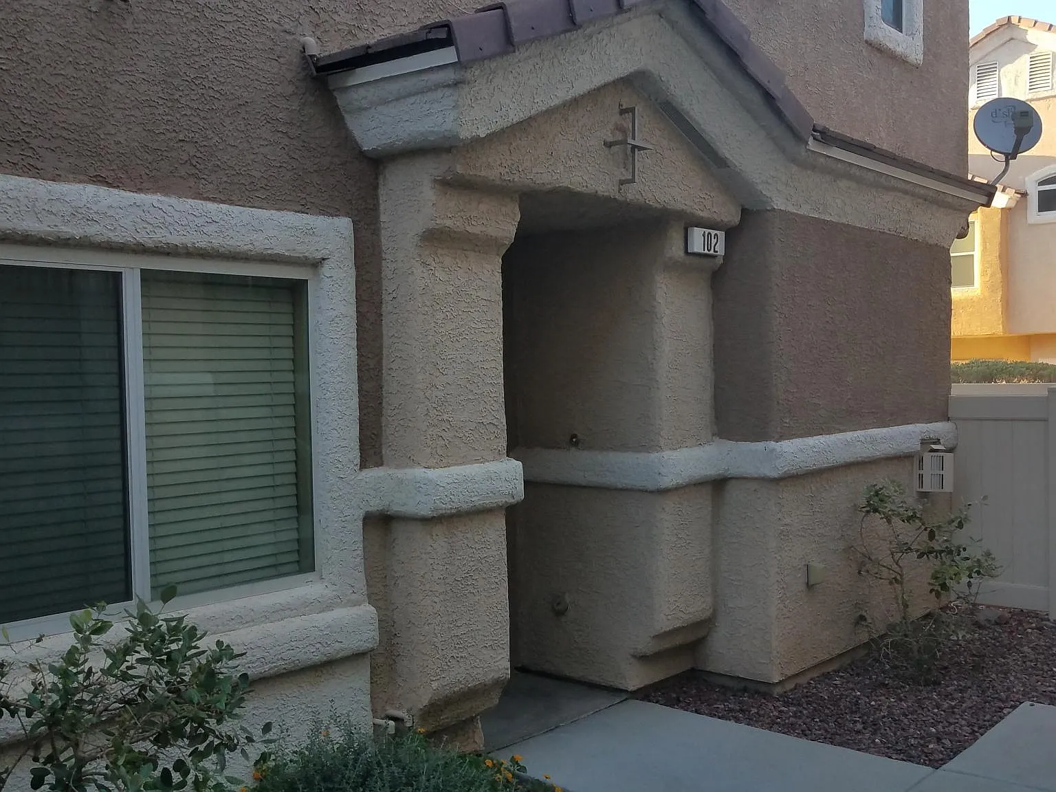 1152 Harts Bluff Pl — Photo 1