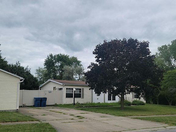3rd image of 1845 Jeffery Dr