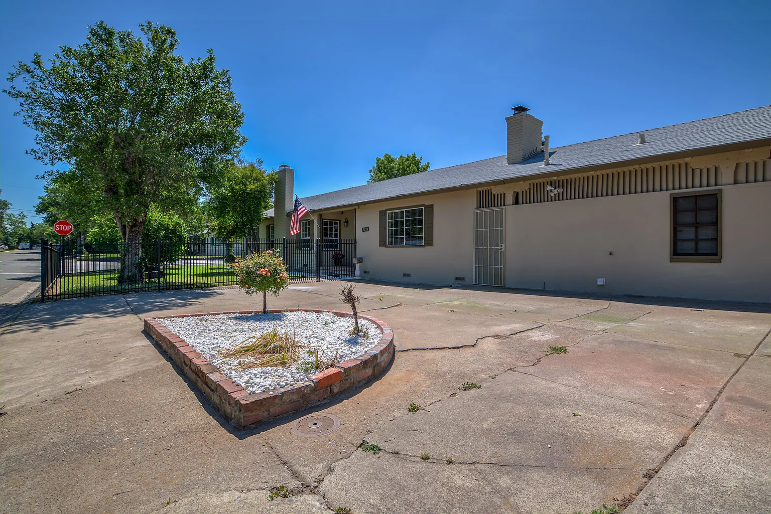 2284 Rainbow Ave photo 1