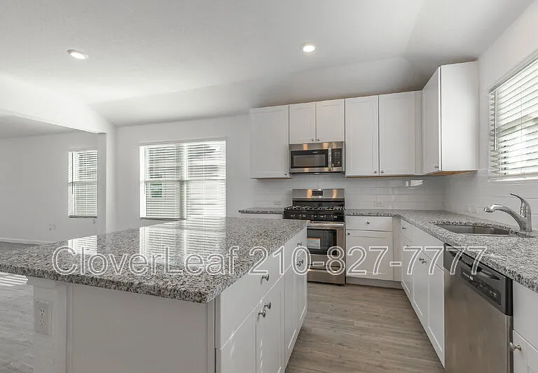 706 Red Field Way — Photo 14