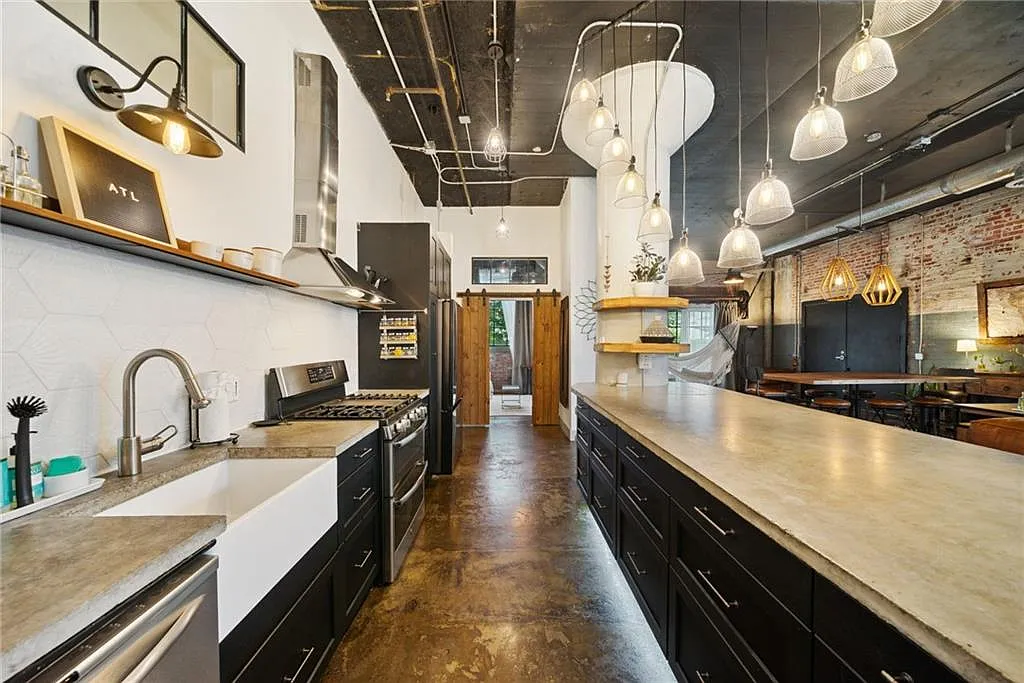 3 bed, 2.0 bath, 1914 sqft, $5,500 — Photo 3
