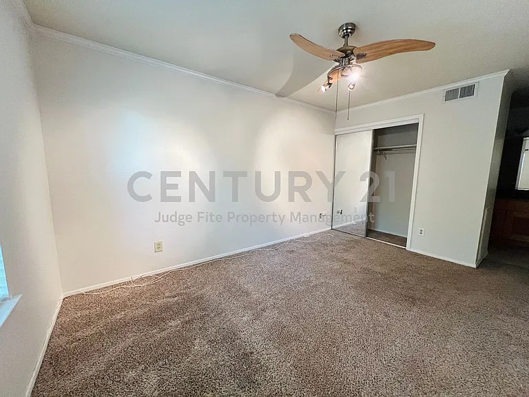 5759 Cedar Creek Dr — Photo 18