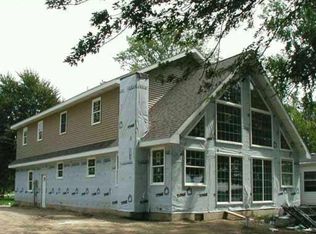 3261 Lake Shore Dr, Bremen, IN 46506