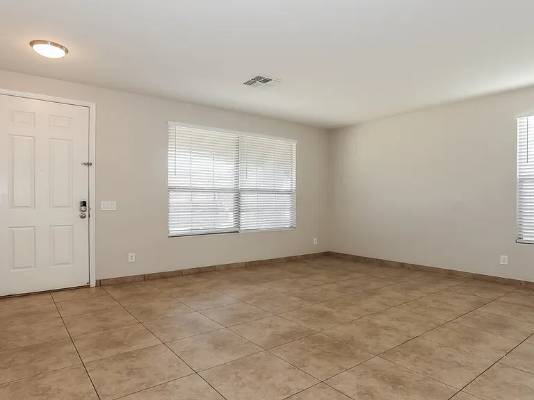 3014 W Donner Dr — Photo 3