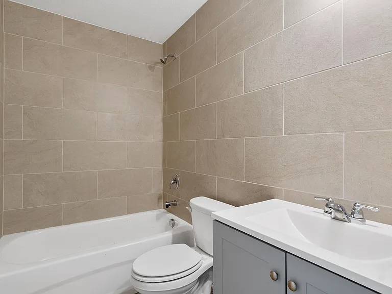 1405 Avenue G #A — Photo 18