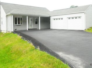 1221 Pomroys Dr, Windber, PA
