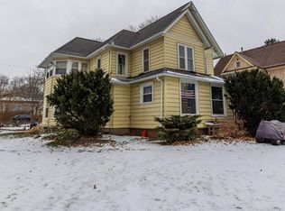 921 Clay St, Cedar Falls, IA 50613