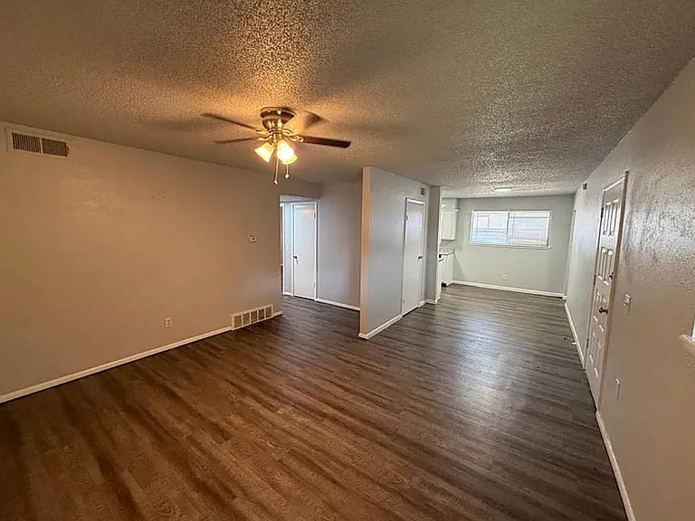 Port 50 Apartments — Photo 8