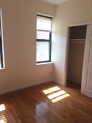 Rented by Astoria Capital Realty LLC | media 2