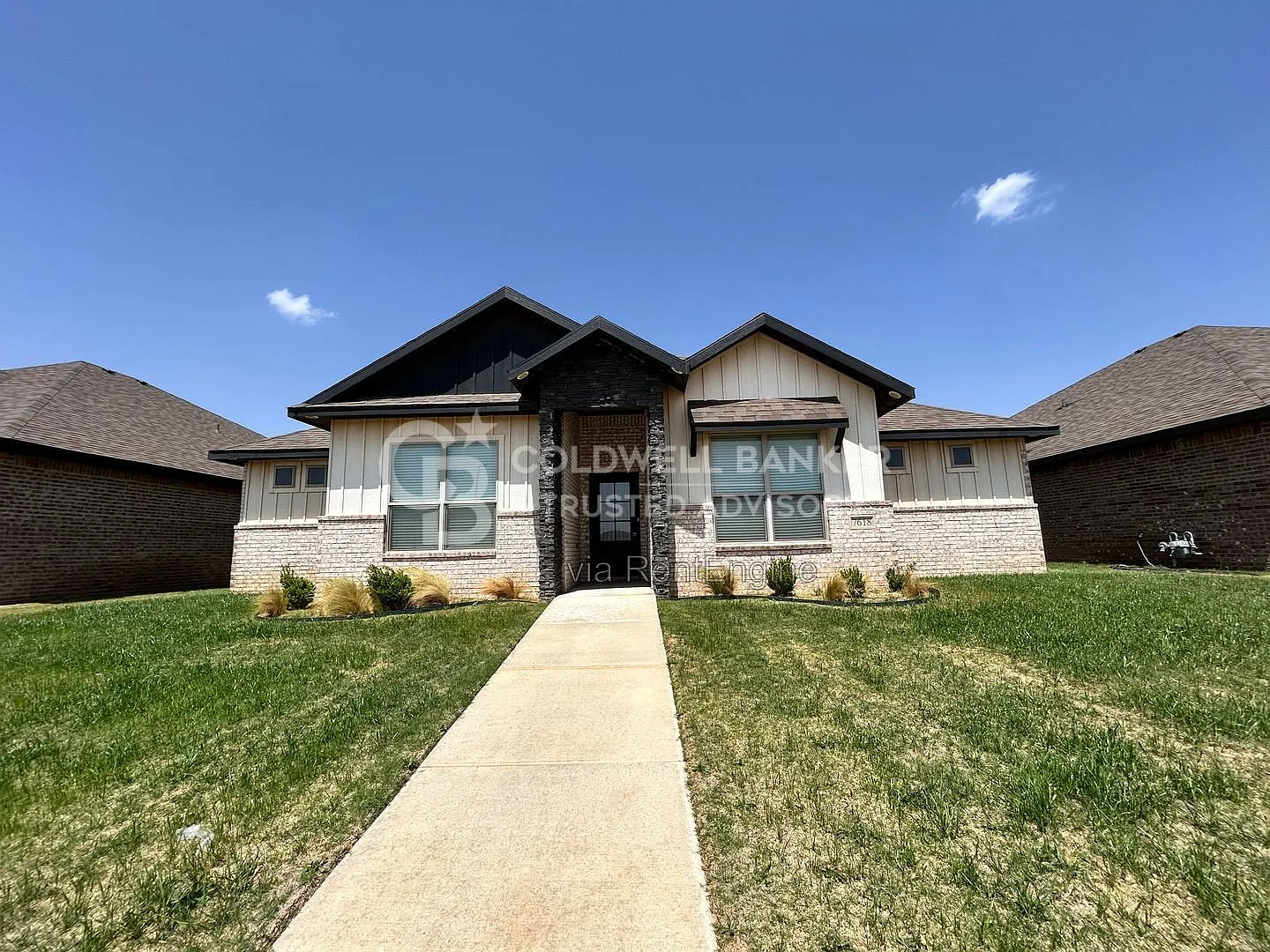 4 bed, 3.0 bath, 2300 sqft, $2,825 — Photo 1