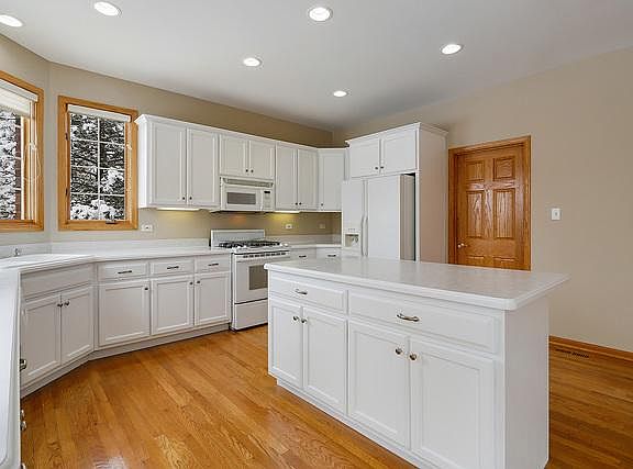 4th image of 17040 Warbler Ln