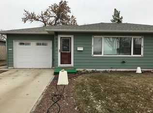 902 17th Ave W, Williston, ND 58801