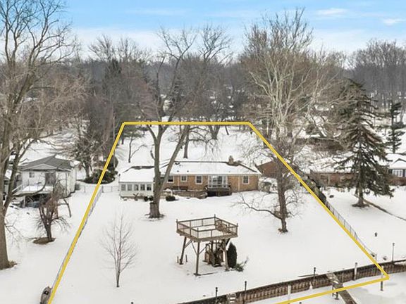 4th image of 25651 S River Rd