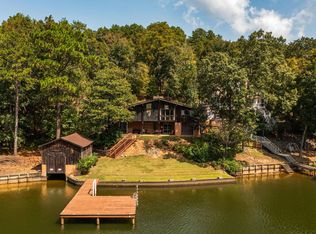 755 N Lakeshore Dr, Talladega, AL 35160