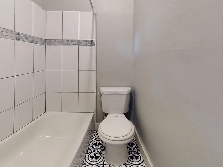 3889 W 33rd St — Photo 26