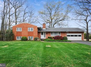 15411 Herndon Ave, Chantilly, VA 20151