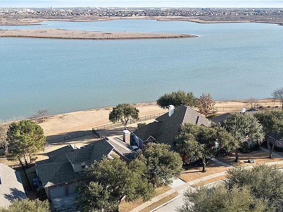 2nd image of 4017 Heron Cove Ln