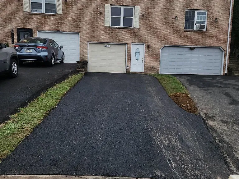 2620 Mountain Ln — Photo 1