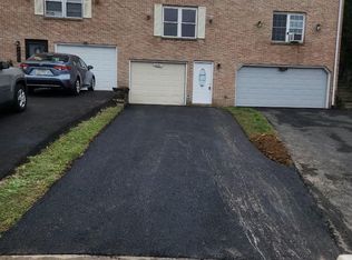 2620 Mountain Ln, Allentown, PA 18103