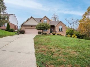 898 Tall Trees Dr, Cincinnati, OH 45245