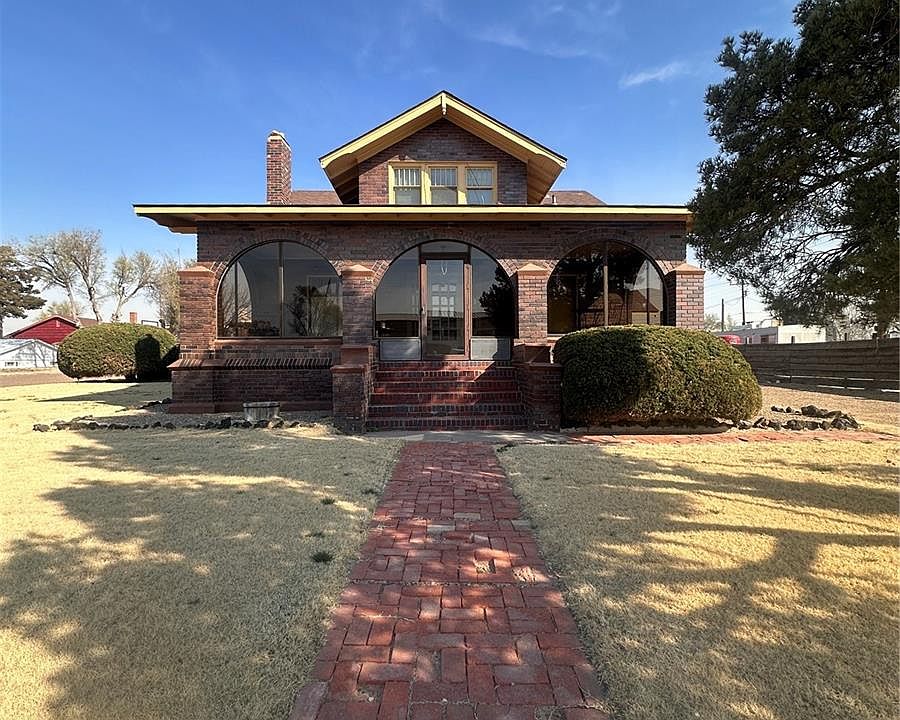 1st image of 204 W Ash Street