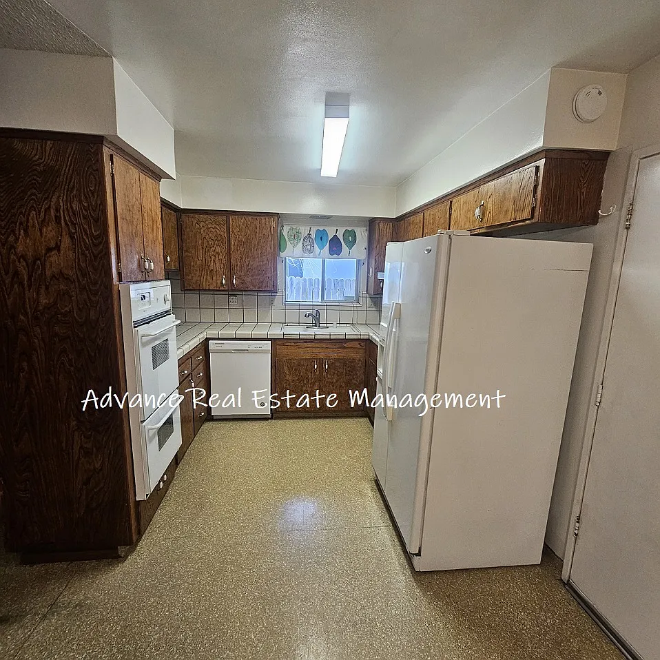 7320 South Land Park Drive - 1 — Photo 4