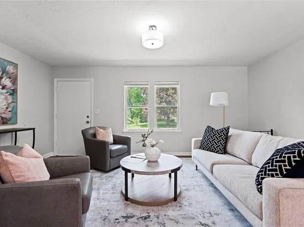 11021 E 53rd Ter, Raytown, MO 64133