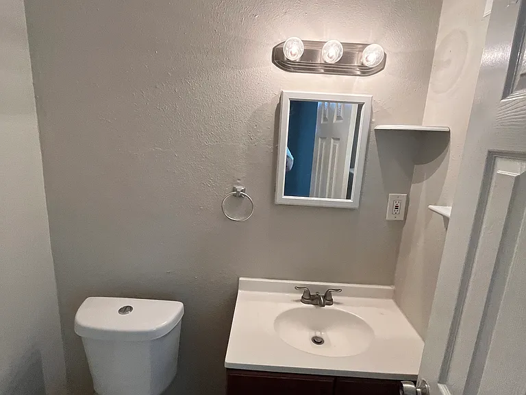 11303 Trail Ln — Photo 18
