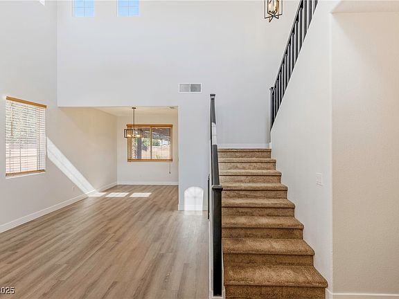 5th image of 2566 Wiltshire Ave