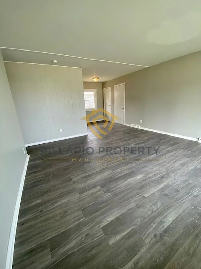 Updated Style Ranch House in Anderson with 3 Bedrooms and 1 Bathroom is Available NOW! — Photo 2