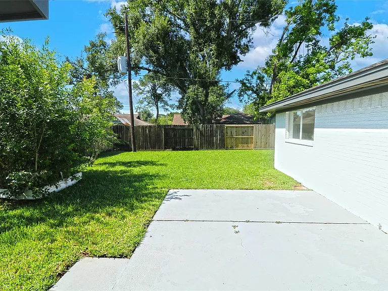 9211 Blankenship Dr — Photo 24