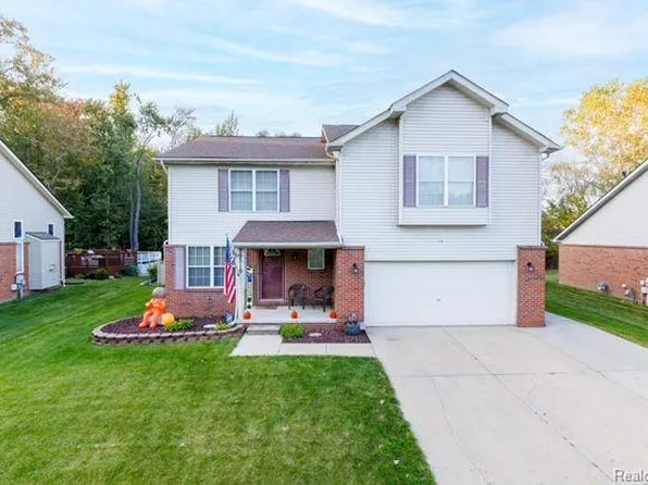 29516 Hunter St, Brownstown, MI 48183