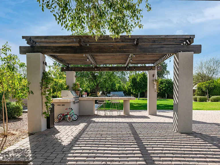 7417 E Paradise Dr — Photo 53