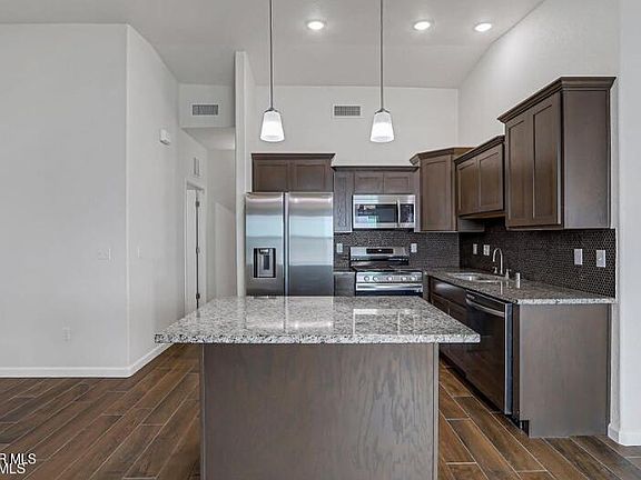 4th image of 932 Gulf Streams Ave