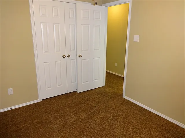 1925 Beach Dr — Photo 12