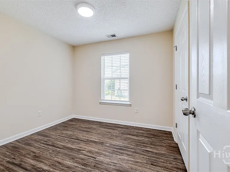 148 Willow Dr — Photo 22