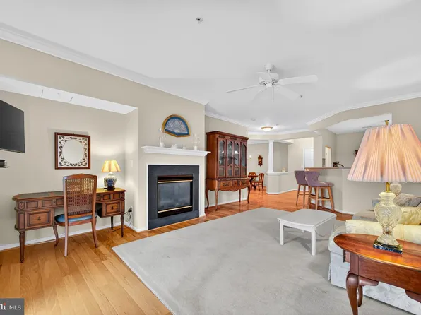 20745 Royal Palace Sq Unit 207, Sterling, VA 20165