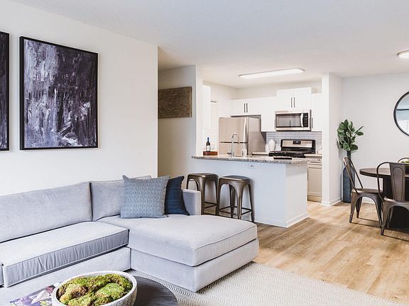 4th image of 100 Avalon Gardens Dr #1497