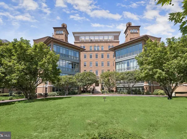2425 L St NW APT 639, Washington, DC 20037
