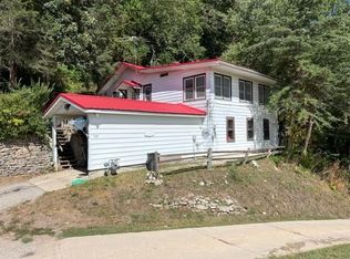 500 Volga Rd SW, Elkader, IA 52043